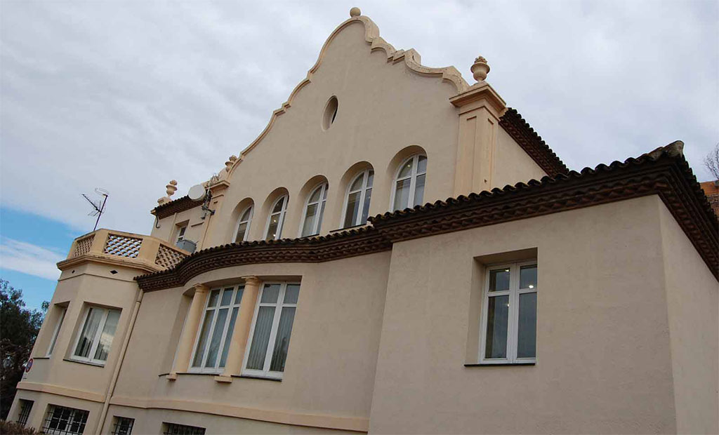 Façana de l'Ajuntament de Ripollet