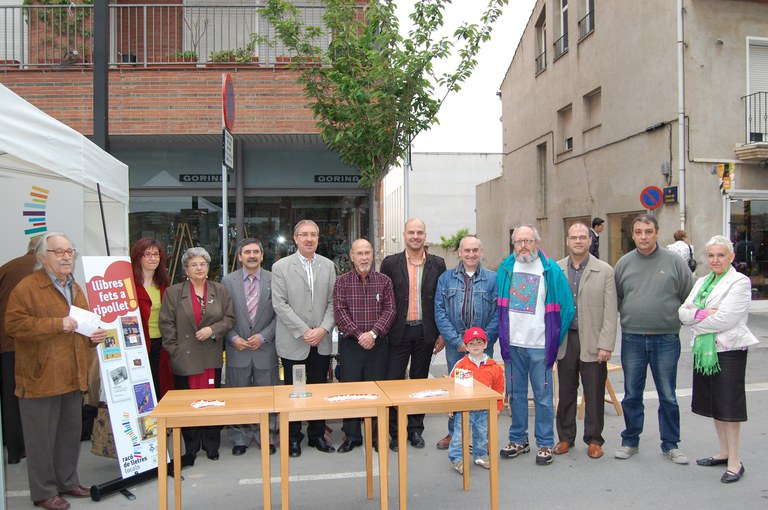 ripollet-cultura-sant-jordi-200408%20(34).JPG