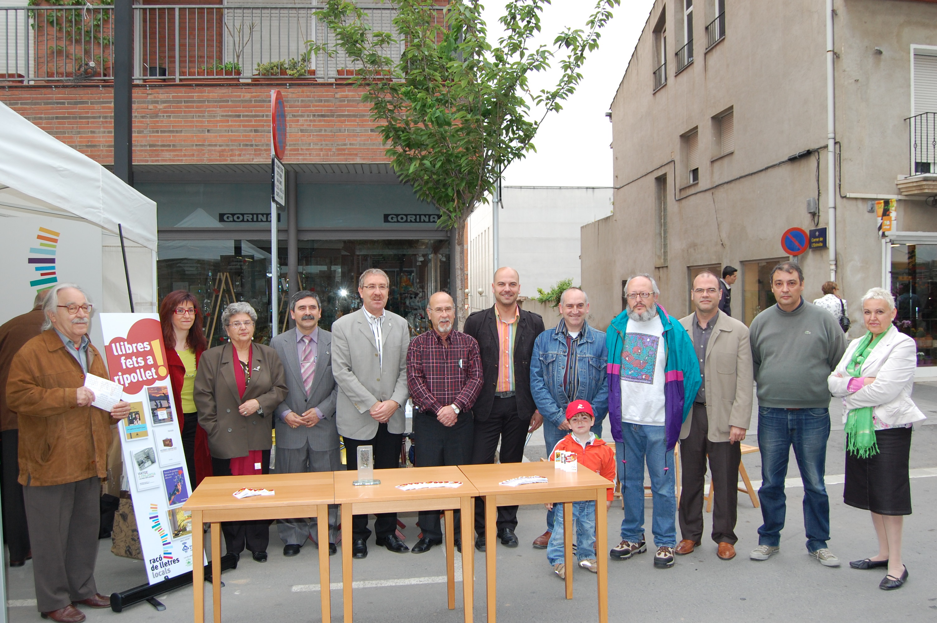 ripollet-cultura-sant-jordi-200408%20(34).JPG