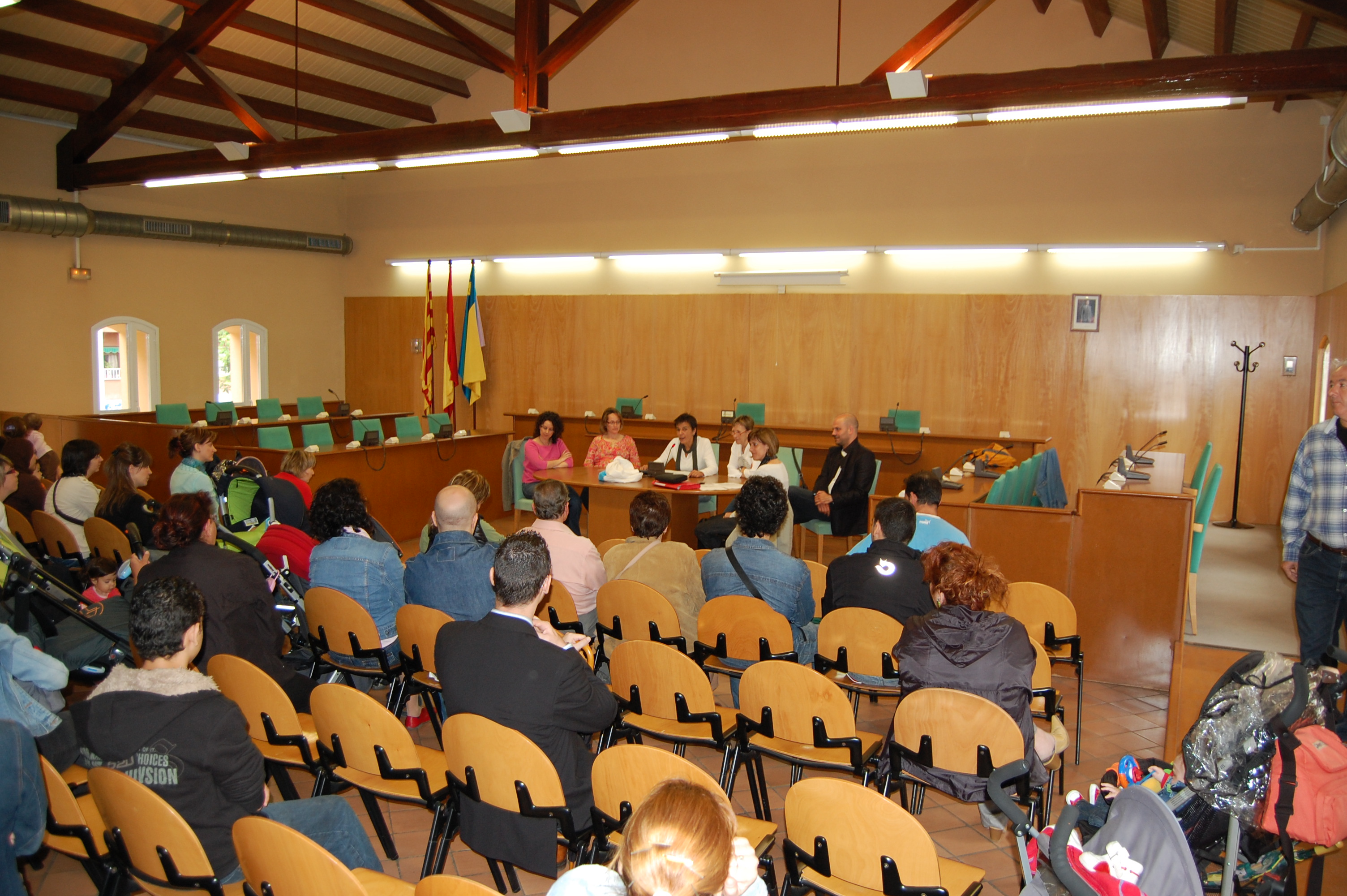 ripollet-educacio-sorteig-places-llar-infants-270508 (23).JPG