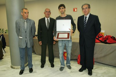 El RUA rep una placa pels seus 25 anys a la Nit de l'Atletisme Català.