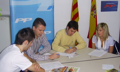 Noves Generacions el Partit Popular denuncien la situació de crisi econòmica dels joves catalans.