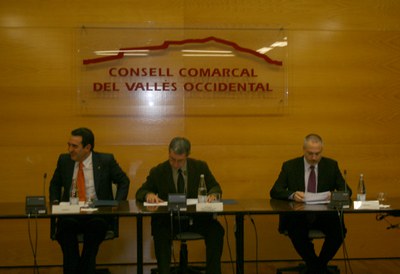 El Consell d'Alcaldes aprova una moció de recolzament als agents econòmics i socials de la comarca .