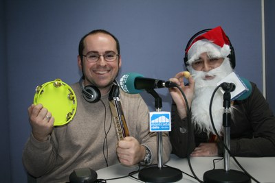 Ripollet Ràdio emet per la Grossa el programa 'Qué Buena Suerte'.