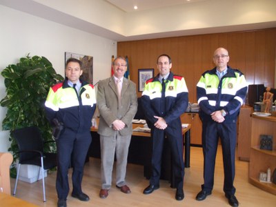 El nou cap de l'Àrea Bàsica Policial de Cerdanyola visita Ripollet.