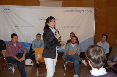 La presidenta del PPC inaugura a Ripollet una jornada de Noves Generacions.