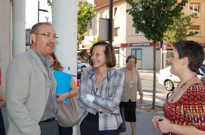 Montse Tura visita Ripollet en una acte d'eleccions europees del PSC.