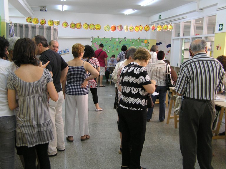 ripollet-pol-eleccions-eu-070609a.JPG
