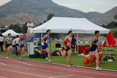 Iván Roguera, del RUA, 3r d'Espanya en 800m.