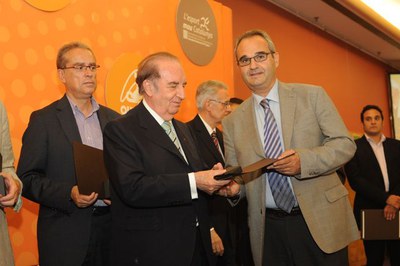 Jaume Mogas, medalla d'argent de la Federació Catalana de Bàsquet.
