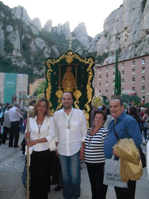 75 ripolletencs participen en un romiatge a Montserrat de la mà de l'entitat Alegrías del Sur.