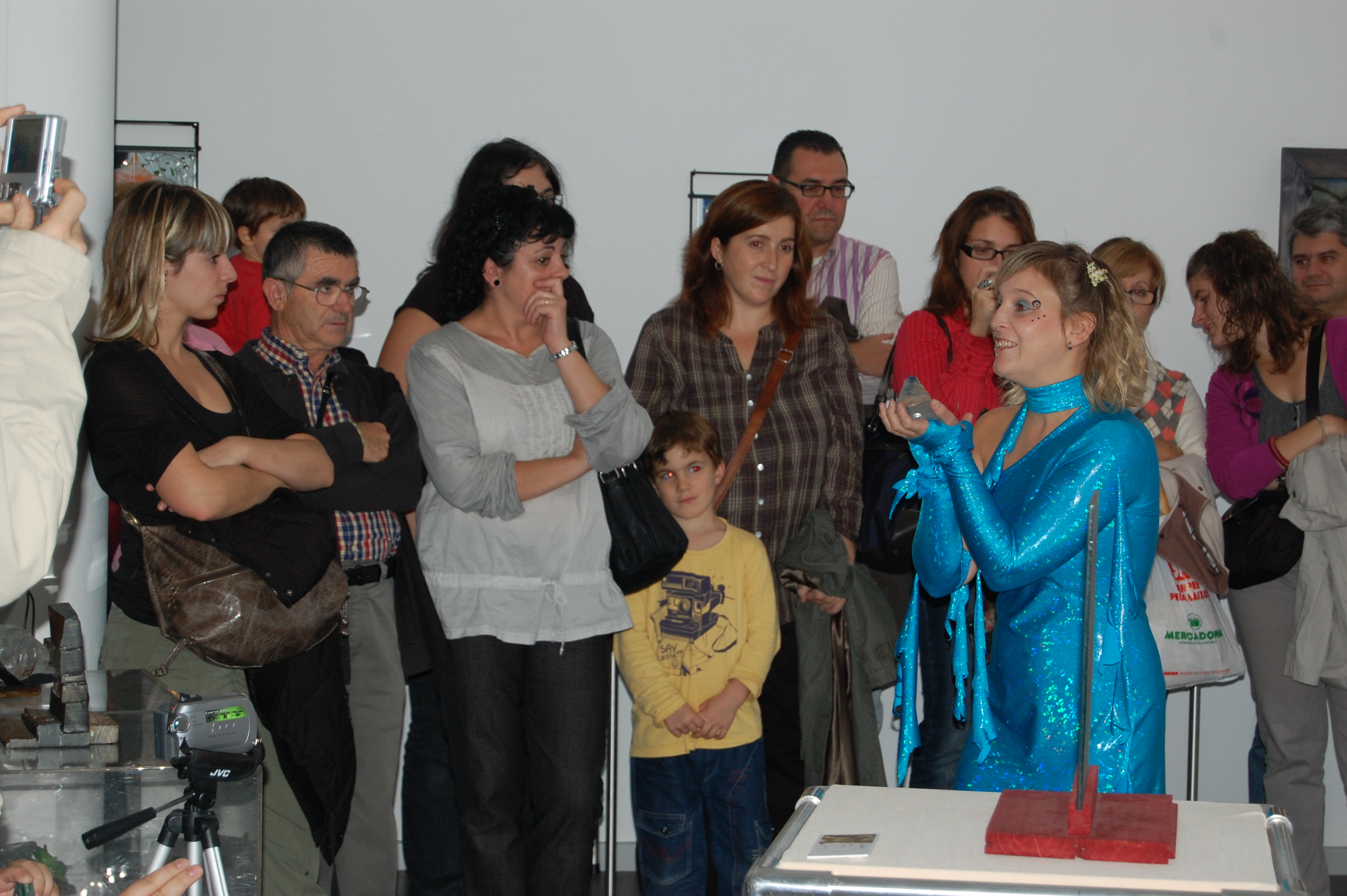 ripollet-cul-expo-tere-calderon-inaugur27-271009.JPG