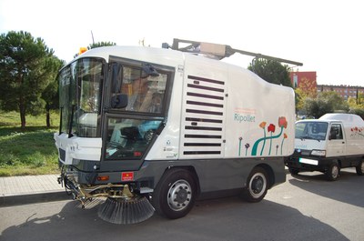 Presentats els nous vehicles de recollida selectiva a Ripollet.