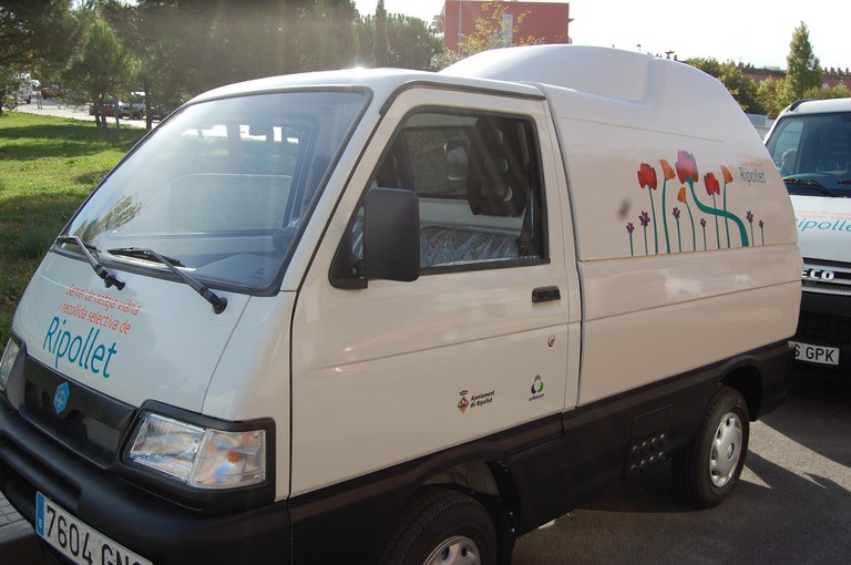ripollet-ser-camions-recollida-present19-101109.JPG