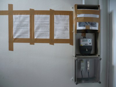 L'Ajuntament precinta l'antena de telefonia mòbil del carrer Padró.