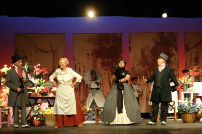 Comença el certamen de teatre local Valentí Velilla.