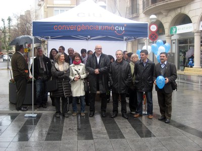 Convergència inicia la campanya 'CiU surt al carrer'  .