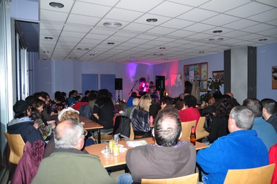 Cuni Massa omple el Centre Cívic de Can Mas.