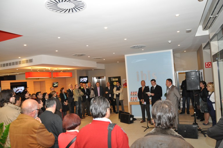 ripollet-ser-inauguracio-hotel-ibis36-130410.jpg