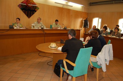 Acords del Ple del 27 de maig de 2010L'Ajuntament cedeix 8.000 m2 per a un nou institut .