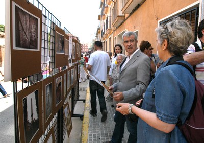 Acció Fotogràfica Ripollet ven imatges per recollir fons per a Càritas.