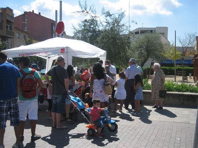 El PSC de Ripollet celebra el Dissabte Roig.