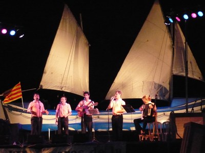 FM'10. Dilluns 30 d'agost.Música electrònica i d'havaneres omplen la nit de dilluns..