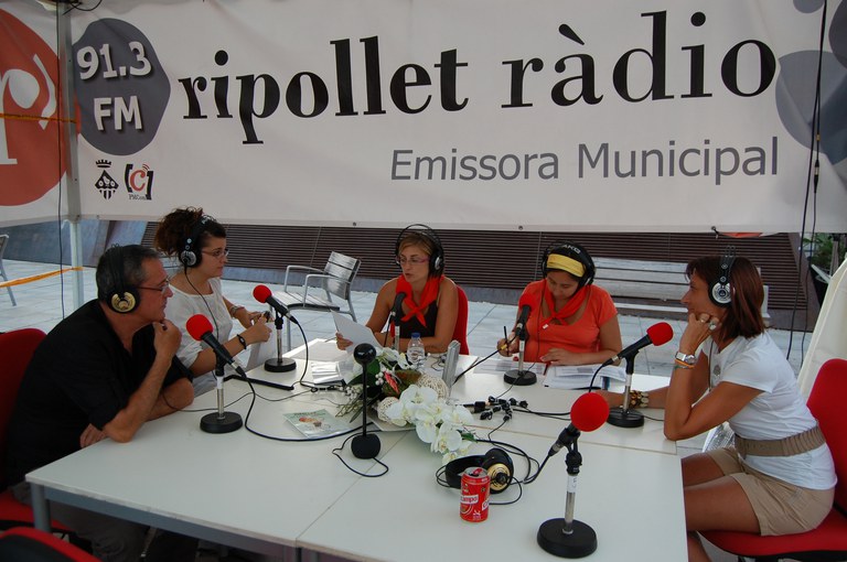 ripollet-cul-fm-estand-radio-visca-la-radio-27081080.JPG