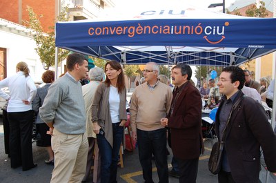 Autonòmiques 2010.La candidata de CIU, Marta Subirà, visita Ripollet.