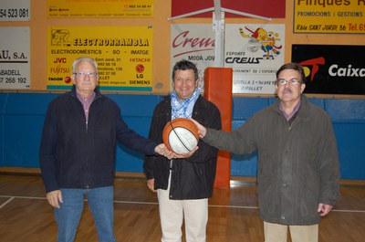 El CB Ripollet organitza un partit homenatge a l'exjugador Ricard Fàbregas.