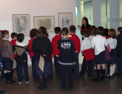 Prop de 600 alumnes visiten l'exposició de Ràfols Casamada.