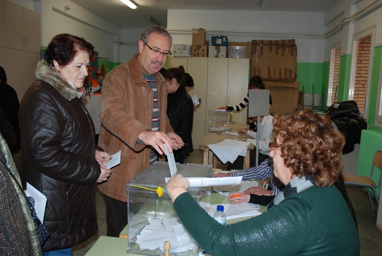 ripollet-pol-eleccions-autonomiques-281110-4.JPG