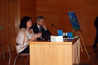 Àngels Om presenta Siete historias al Centre Cultural.