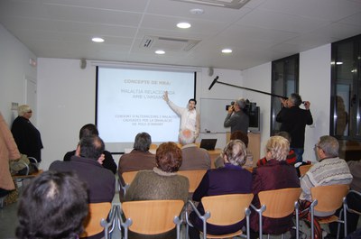 El Dr. Rafael Abós presenta les darreres novetats en relació als estudis sobre l'amiant.
