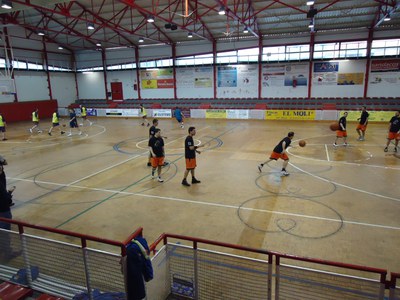 Resultats esportius 30 d'abril i 1 de maig de 2011 .