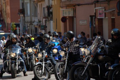 Ripollet s'omple de motos a la 8a Trobada Harley Custom.