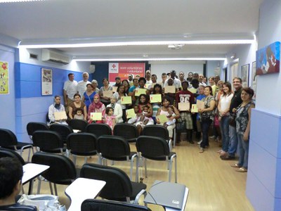 ripollet-soc-igualtat-creu-roja-diplomes-immigrants-120711.JPG
