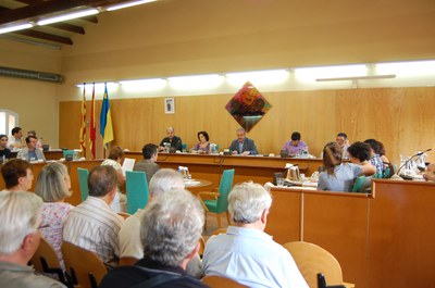 El govern municipal proposarà no cobrar per assistir als plens extraordinaris.