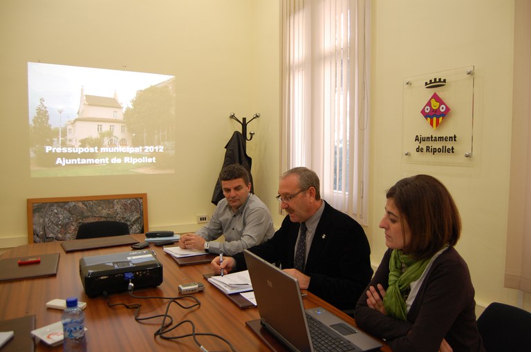 ripollet-ple-pressupostos-previa-281211-1.JPG