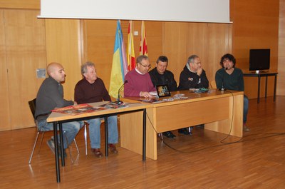 El bàsquet local edita un àlbum de cromos.