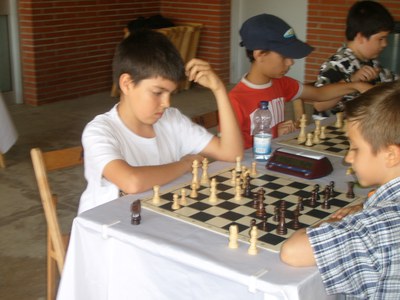 Bon paper ripolletenc a les Jornades Comarcals d'Escacs Escolars.