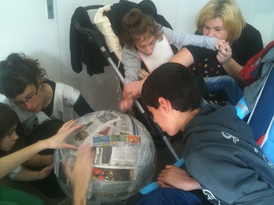 Apadir gaudeix del seu primer dia d'esplai.