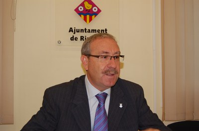 L'alcalde convoca els portaveus a una reunió extraordinària .