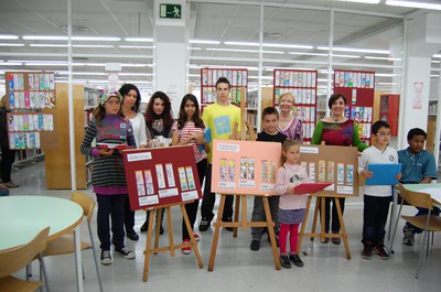 La Biblioteca entrega els premis del 15è Concurs de Punts de Llibre 'Guanya un punt'.