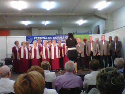 La coral Los Estupendos actua a Firagran 2012 .