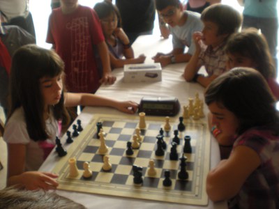 Gairebé un centenar d'escolars participen a la 3a edició del Torneig d'Escacs.