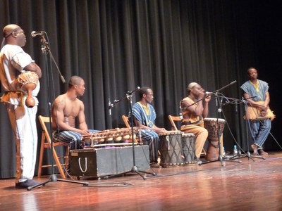 Uns 8.000 escolars de Ripollet passen enguany pel Teatre Auditori.