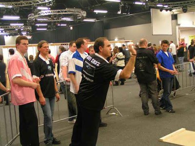 L'equip de Ripollet  Ormiguero pren embranzida a la Lliga Professional de Dards .