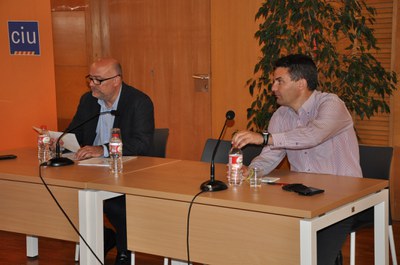 El diputat de CiU Lluís Coromines defensa el Dret a decidir al Centre Cultural de Ripollet.