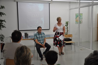 Xavier Gual presenta la seva nova novel·la a la Biblioteca de Ripollet.